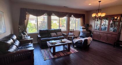 Peaceful 1-bedroom house in Eastvale
