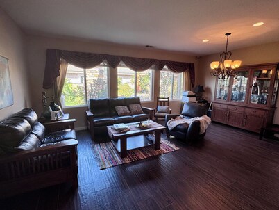 Peaceful 1-bedroom house in Eastvale