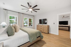 5 bedrooms, desk, iron/ironing board, travel cot - New Construction Home with Community Pool, Private Hot Tub, Golden Tee and much more (Sherrills Ford)