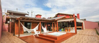 Mirantes Paraibuna: Casa Rosada - Refuge overlooking the river • Jacuzzi• 1:40 AM SP