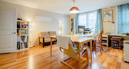 Fully equipped Loft style apartment Historic New Westminster