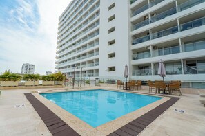 Outdoor pool - Mágica Cartagena, Luxury Suite near the Airport (Cartagena de Indias)