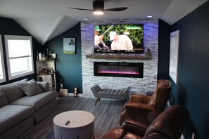 Smart TV, books, stereo