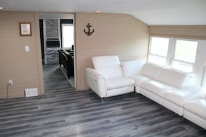Smart TV, books, stereo - Lakefront Gem - Free Boat Launch: 2BR Paradise - Walk to Beach & Fish Lake Erie! (Lorain)