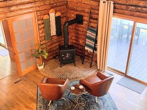 Interior - Edgewater Lodge: Riverfront Family Fun in Grayling (Grayling)