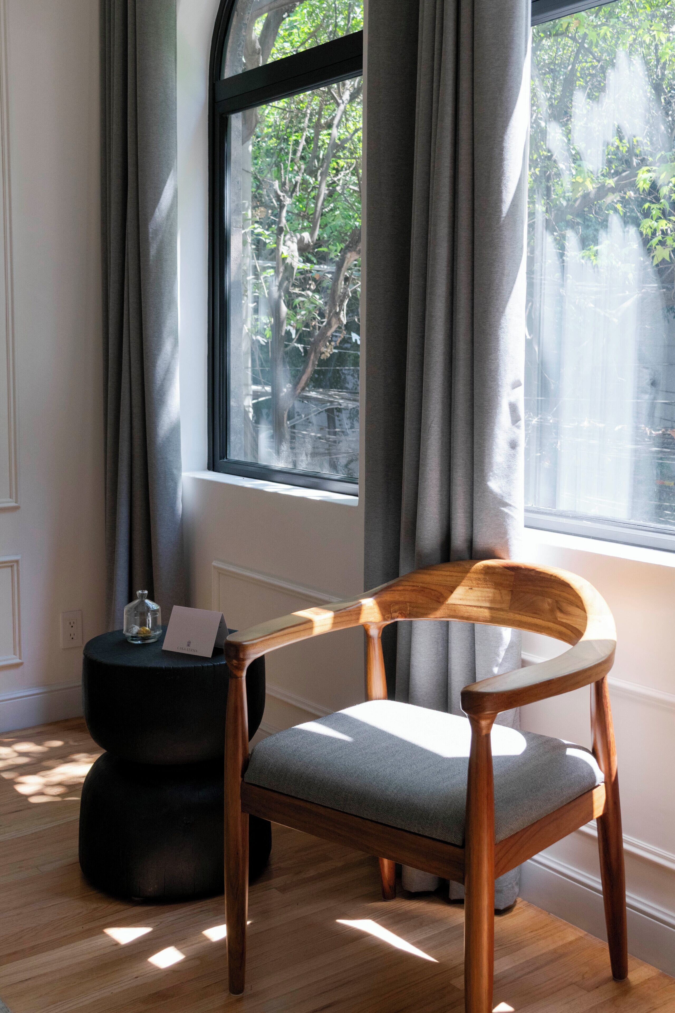 In-room safe, desk, laptop workspace, soundproofing