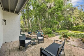 Terrace/patio - Cute Pet Friendly 2BR Recently Renovated, Marsh Side of Amelia Island Plantation (Fernandina Beach)