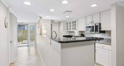 Cute Pet Friendly 2BR Recently Renovated, Marsh Side of Amelia Island Plantation
