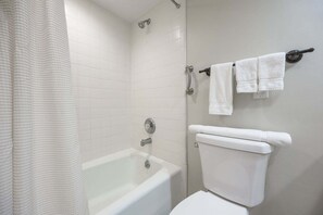 Hair dryer, towels - Cute Pet Friendly 2BR Recently Renovated, Marsh Side of Amelia Island Plantation (Fernandina Beach)