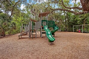 Children’s area - Cute Pet Friendly 2BR Recently Renovated, Marsh Side of Amelia Island Plantation (Fernandina Beach)