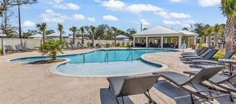 Salty Breeze Bungalow-3BR, 2 Bath near Marshwalk