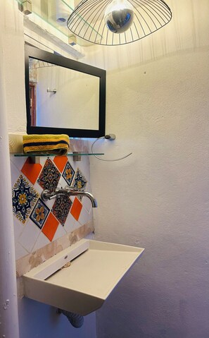 Shower, hair dryer, towels, soap - Oceanfront Villa-Stunning Sunsets ! (Aguacate)