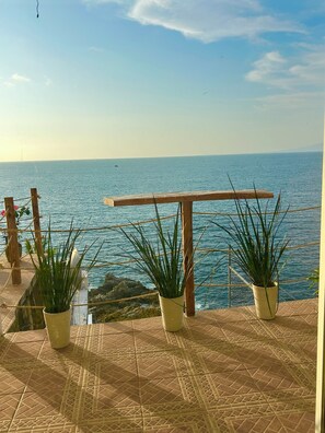 Terrace/patio - Oceanfront Villa-Stunning Sunsets ! (Aguacate)