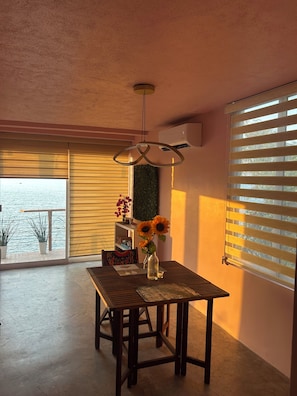 Dining - Oceanfront Villa-Stunning Sunsets ! (Aguacate)