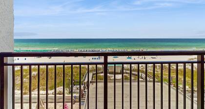 Gulf front condo, Pools, hot tub, and gym