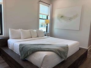 4 bedrooms, iron/ironing board, WiFi, bed sheets - Stylish coastal home near beaches and shopping (Port St. Joe)