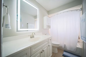 Bathroom - Modern Coastal Living in Cape Coral – Close to Fort Myers Hotspots (Cape Coral)