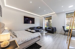 Apartment - Central Comfy Spot Studio for 2 With Wi-fi (Tirana)