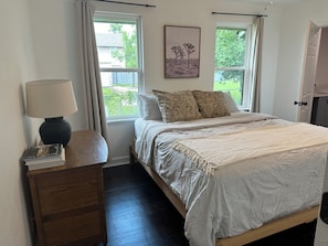 3 bedrooms, iron/ironing board, Internet, bed sheets