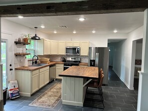 Microwave, oven, stovetop, dishwasher