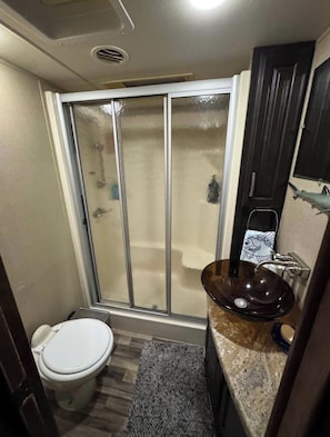 Bathroom - Cozy Backyard RV in Apopka/Orlando FL with AC (Apopka)