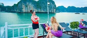 Sunlight Premium Cruise Cat Ba