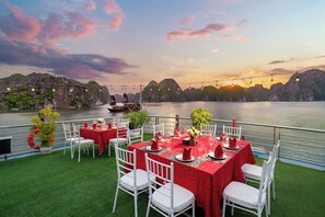 Restaurant - Sunlight Premium Cruise Cat Ba (Ha Long)