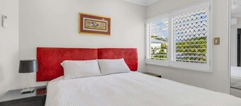 Costa Royale 3 Bedroom Beachfront Apartment 9