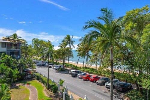 Costa Royale 3 Bedroom Beachfront Apartment 9