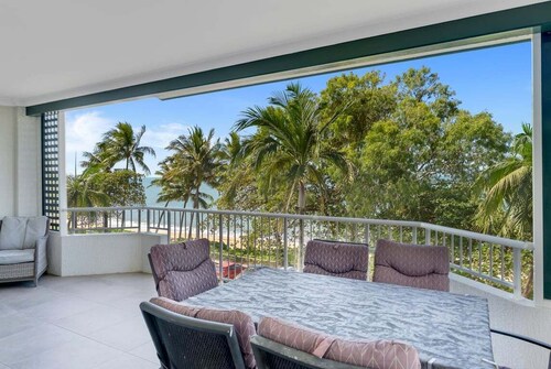 Costa Royale 3 Bedroom Beachfront Apartment 9