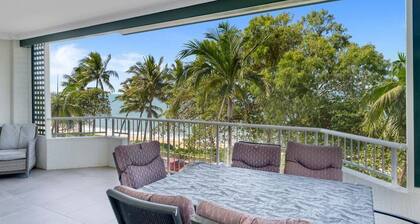 Costa Royale 3 Bedroom Beachfront Apartment 9