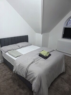 Gemeinsamer Schlafsaal, 1 Schlafzimmer