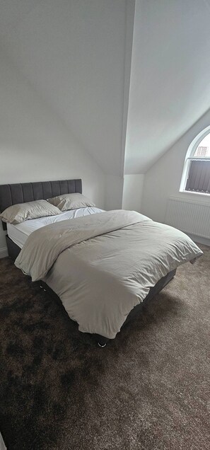 Gemeinsamer Schlafsaal, 1 Schlafzimmer