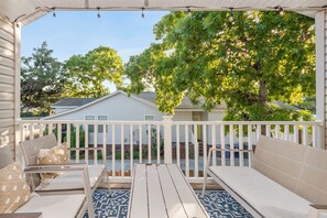 Property grounds - Steps to Beach 3BR Coastal Retreat Sleeps 10 (North Myrtle Beach)