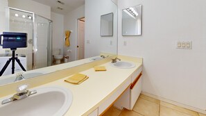 Douche, serviettes fournies