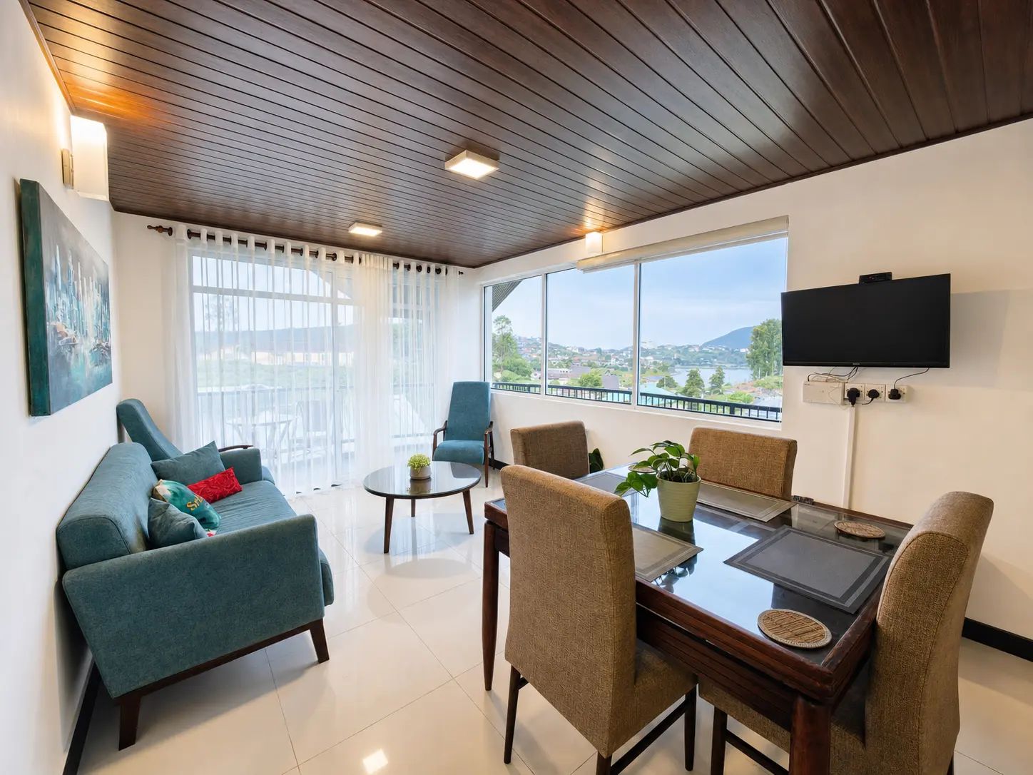Deluxe Apartment, Balcony, Lakeside | Couples dining