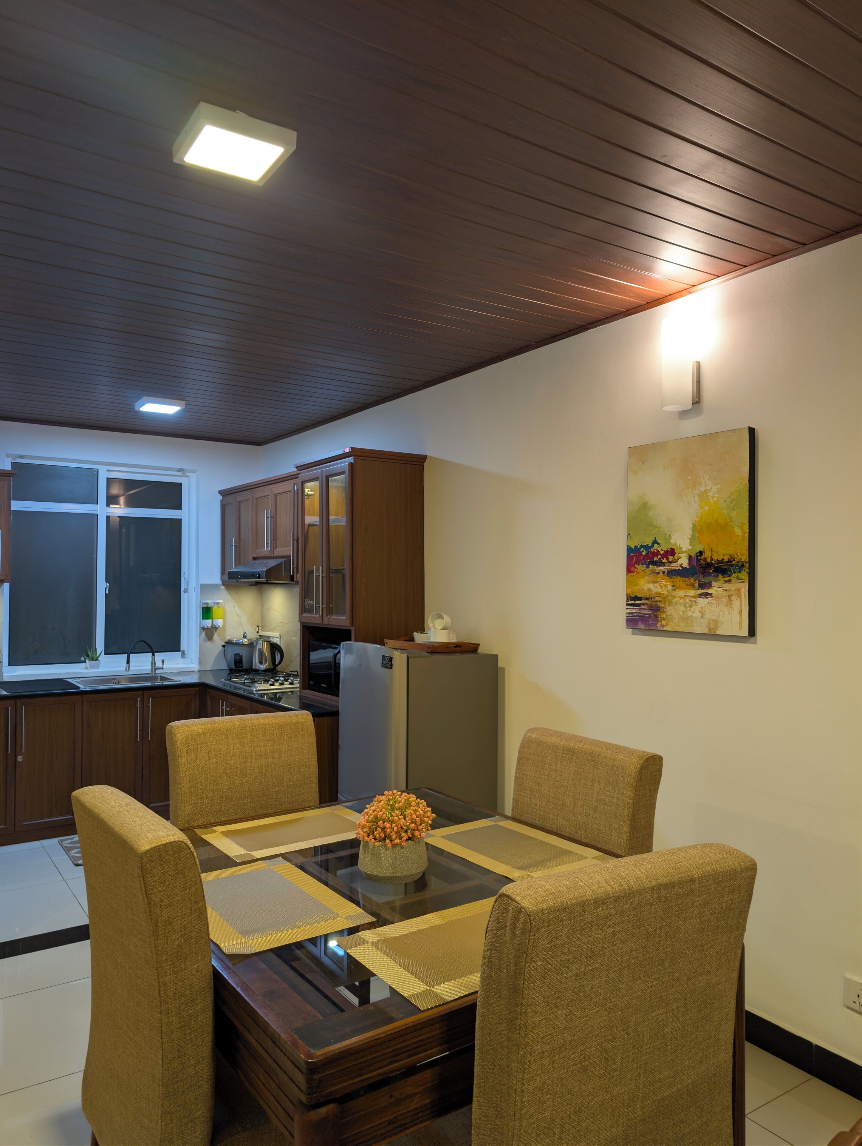Comfort Apartment, Balcony, Hill View | Dining