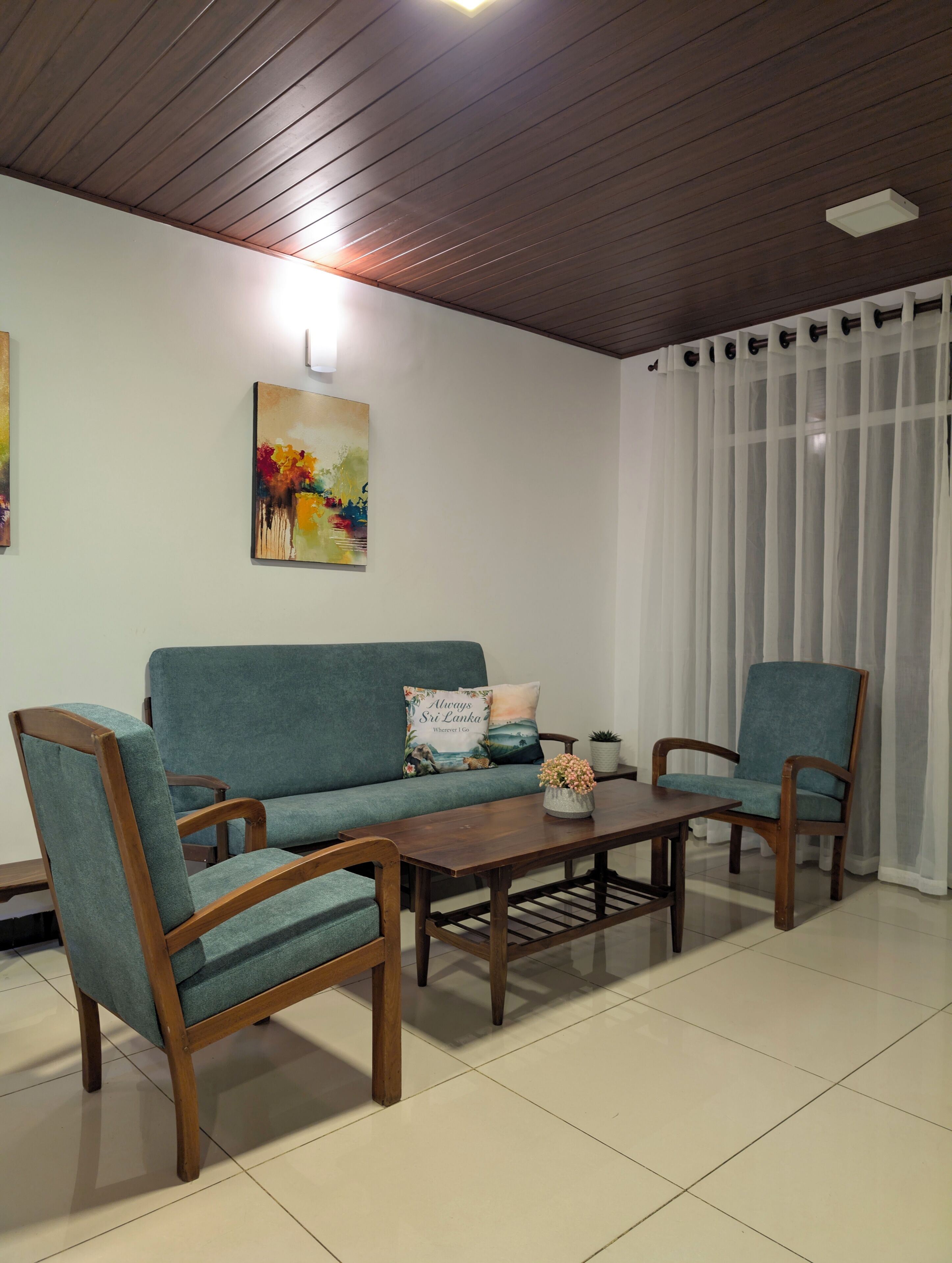 Leilighet – comfort, balkong, utsikt mot høyde | Oppholdsområde