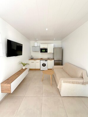 Interior - The cos cocoon, less than 10 minutes from the airport. (Ducos)