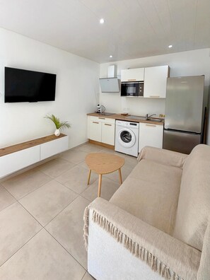 Interior - The cos cocoon, less than 10 minutes from the airport. (Ducos)