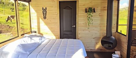 5 bedrooms, WiFi, bed sheets