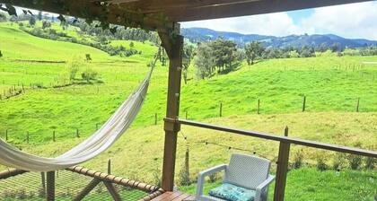 Cabaña chalet con chimenea con wi-fi para nómadas digitales