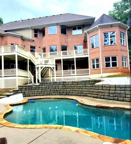 The Sandy Shores Estate Heated Pool, Hot Tub, Theater & Game Lounge