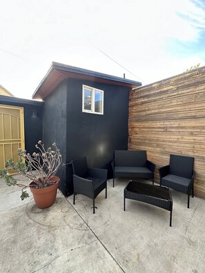 Terrace/patio - 3 Bedroom 2 Bath Gated Oasis- Ultimate Privacy and Peace (Los Angeles)