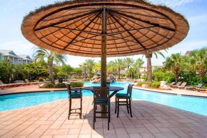 A heated pool - Large Pool, Hot Tub, Arcade, Golf Cart, Walk2Beach (Destin)