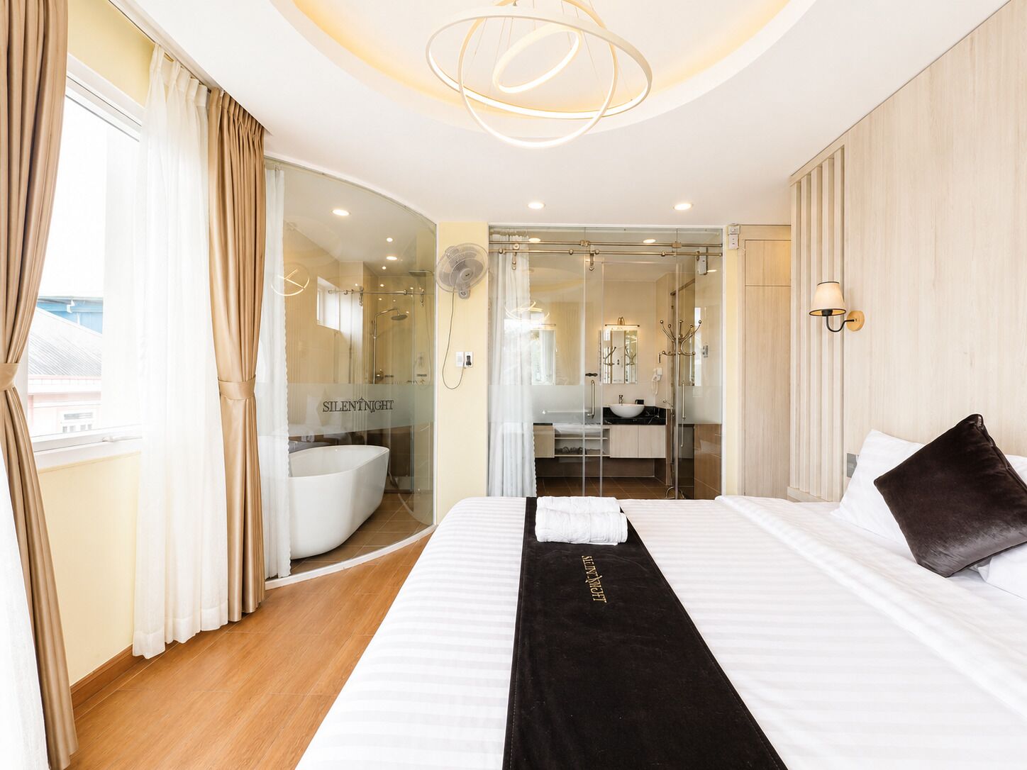 Luxury Suite, City View | Laptop workspace, blackout drapes, soundproofing, free WiFi