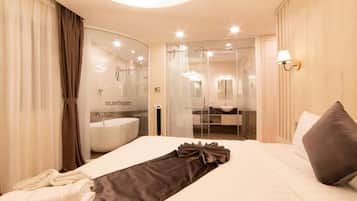 Luxury Suite, City View