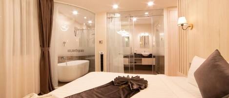 Luxury Suite, City View