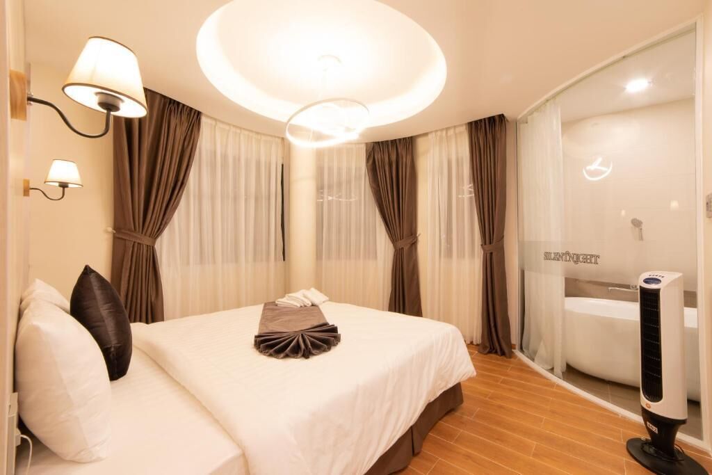 Luxury Suite, City View