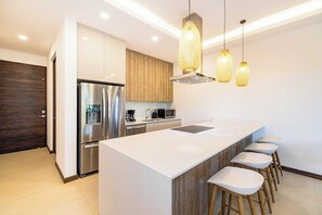Fridge, microwave, oven, stovetop - Charming Villa with Pool, Modern Amenities & Near Famous Surf Spots (Tamarindo)